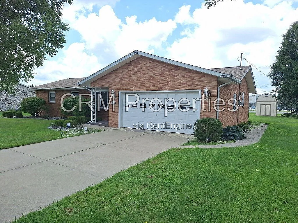 3 bed, 1.5 bath, 1962 sqft, $1,700 — Photo 2