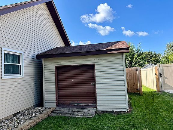 5th image of 1403 Bethany Ln