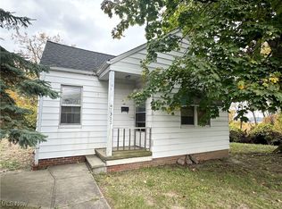 7315 Valley View Dr, Independence, OH 44131