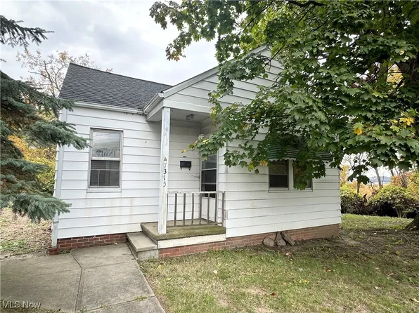 7315 Valley View Dr, Independence, OH 44131