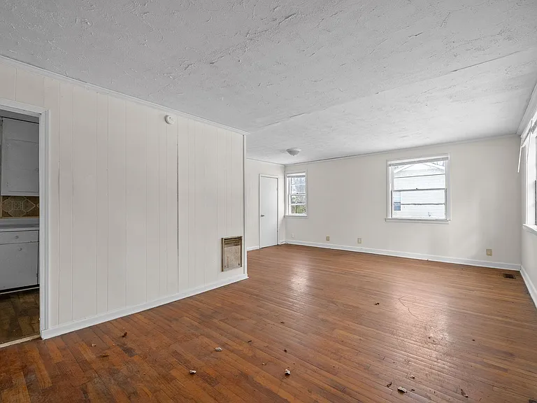 3 Garth Dr — Photo 6