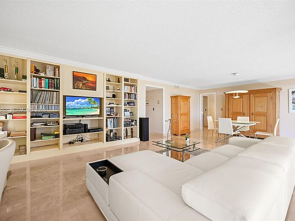 4th image of 2901 S Bayshore Dr APT 6A