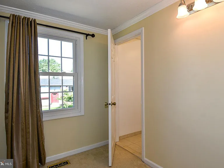 4037 Broadwire Dr — Photo 36