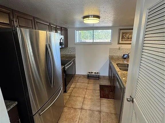 4th image of 1836 WARRINGWOOD DRIVE #B4