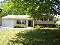 1st image of 32 Sequoia Dr