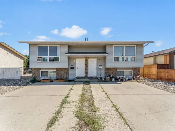 908 Ross Glen Dr SE, Medicine Hat, AB T1B 3W7