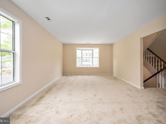4th image of 119 Westminster Ln