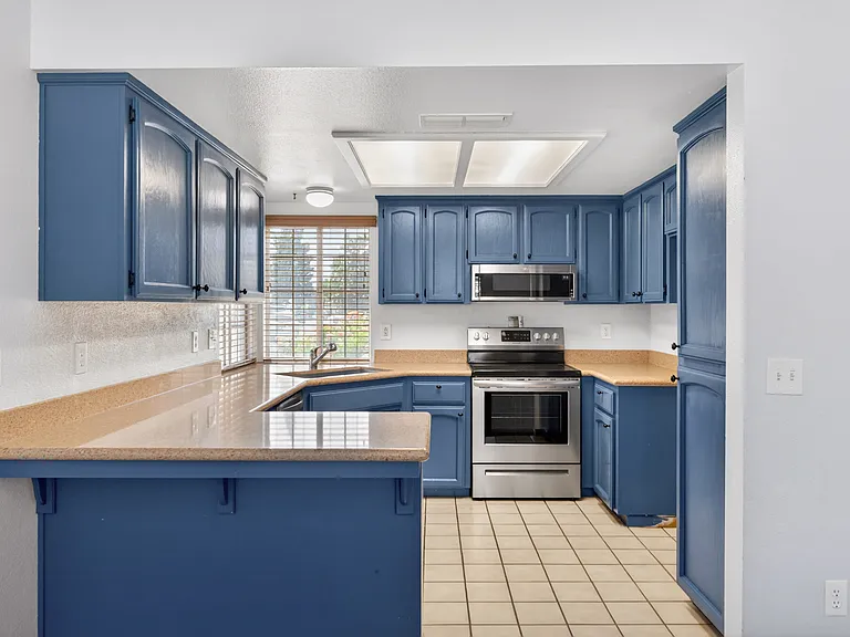 2476 N Berlin Ave — Photo 11