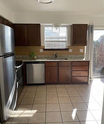 5th image of 2920 Maine Ave