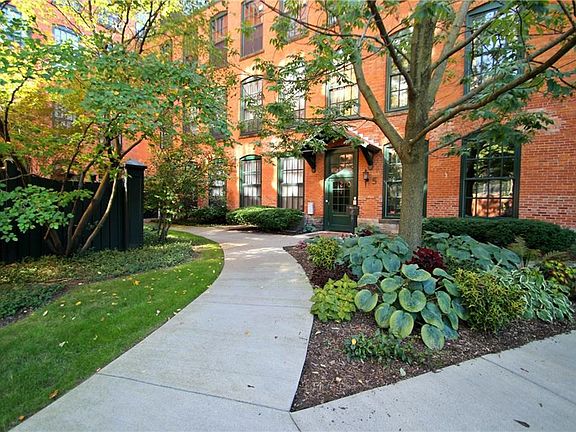 2nd image of 429 N Franklin St #116