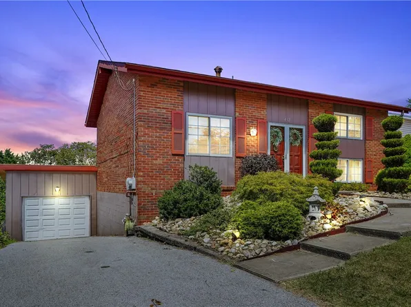 412 Palomino Dr, Oakdale, PA 15071