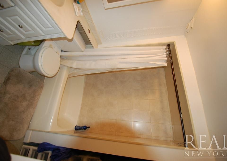 2nd image of 15 Stanton St APT 1C