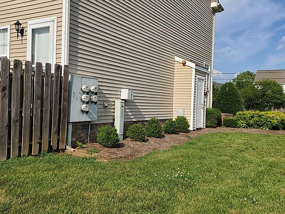4th image of 1000 McKenna Dr #B1