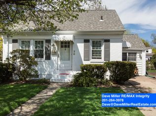 30 Fleetwood Rd, Dumont, NJ 07628