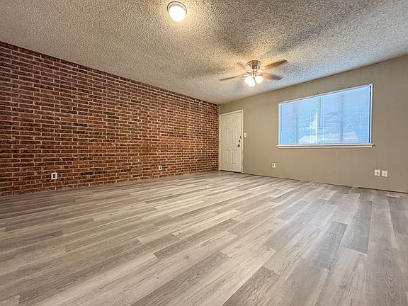 4th image of 207 Redbud Ln #A