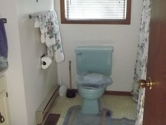 1 of 2 full baths