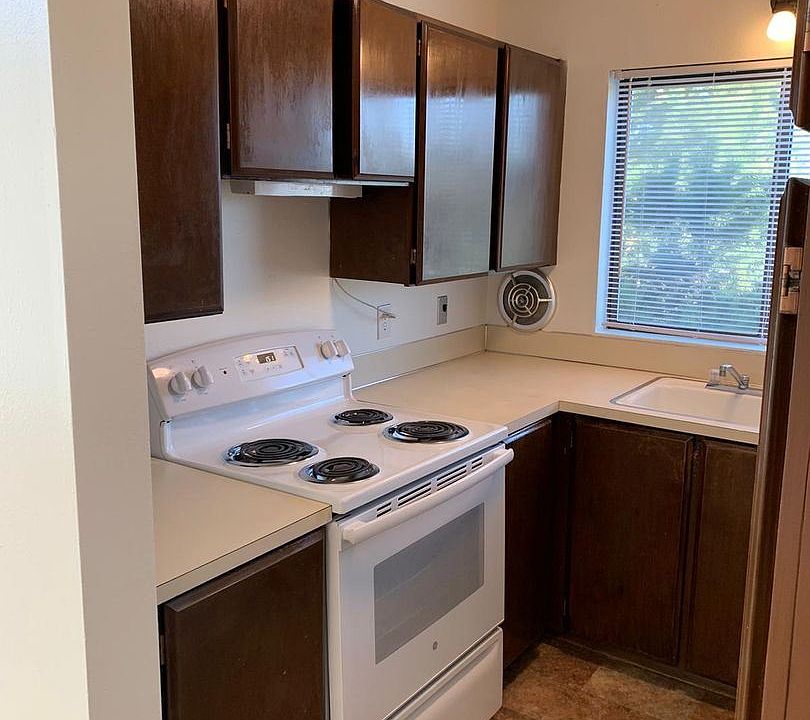 1st image of 4230 Hoyt Ave APT 10