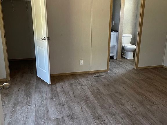 4th image of 107 Jonquil Ln