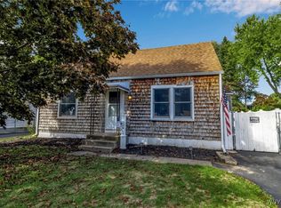 52 Farmingdale Rd, Cheektowaga, NY 14225