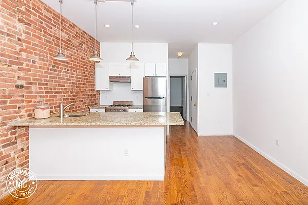 Rented by MySpaceNYC | media 11