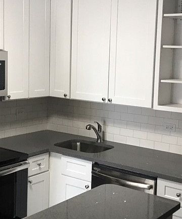 5th image of 2650 N Lakeview Ave APT 2408