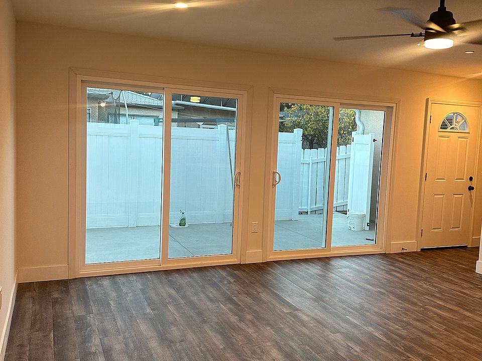 Living room and entrance