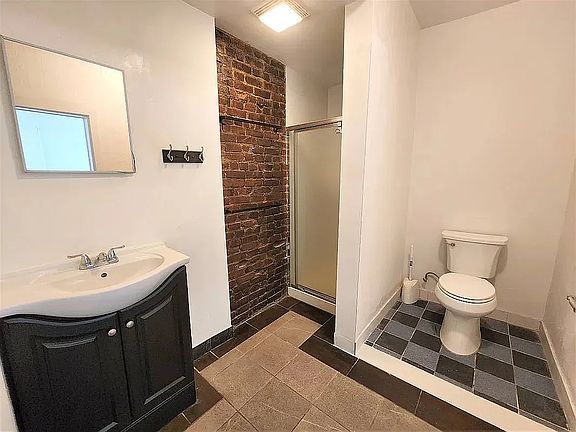 5th image of 56 Willoughby St #4