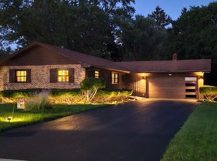 5 N Cedar Lake Rd, Round Lake, IL 60073