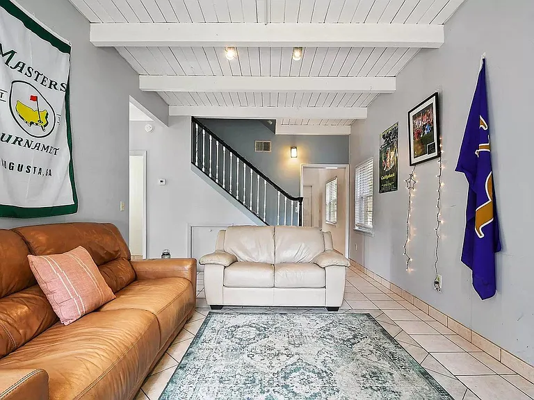 1102 Washington Ave — Photo 12