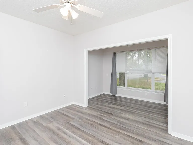 24100 Harbour Vista Cir — Photo 1