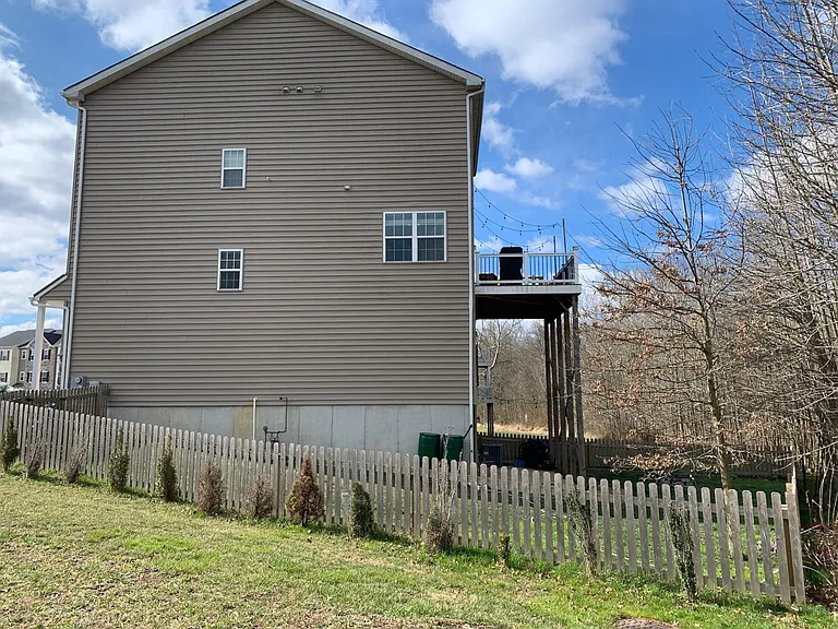40 Munro Rd — Photo 2