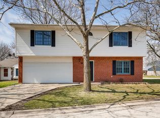 153 Highbury Dr, Elgin, IL 60120