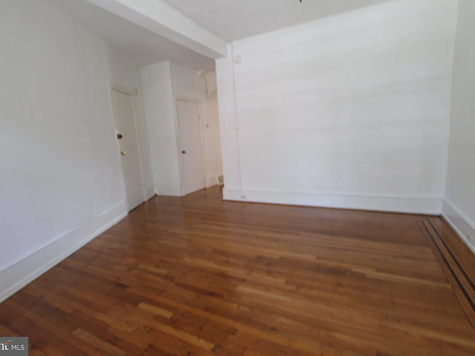 1 bed, 1.0 bath, 550 sqft, $1,100 — Photo 2