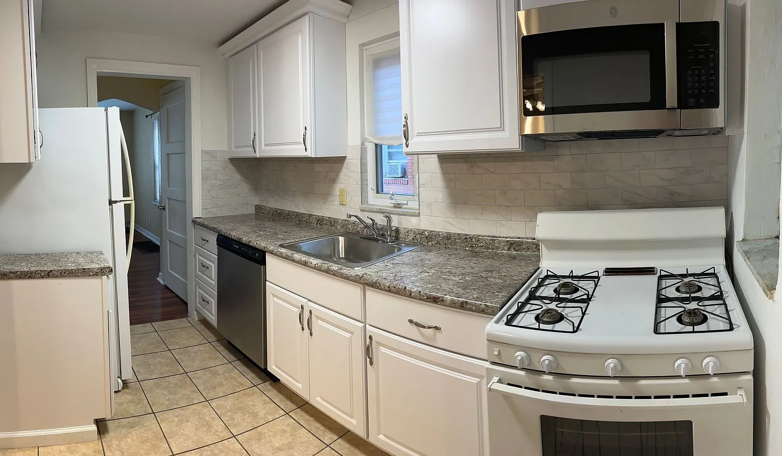 2 Bedroom Duplex in Stanton Heights — Photo 4
