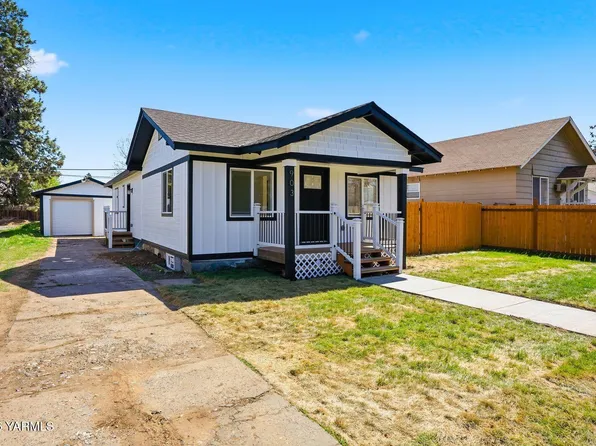 903 S 11th Ave, Yakima, WA 98902