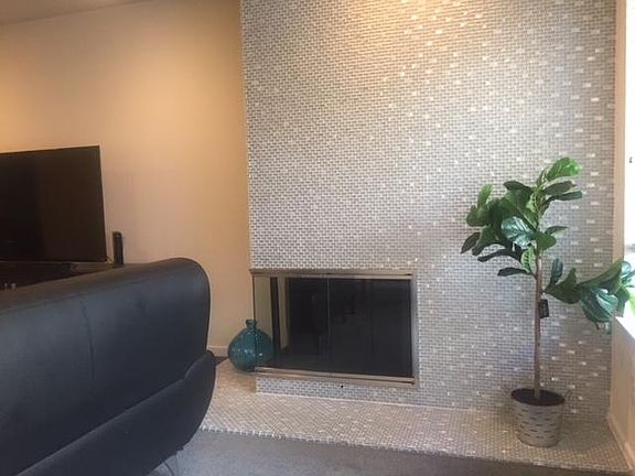 3rd image of 1350 California St APT 207