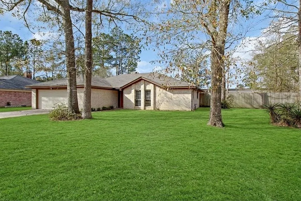 3 bed, 2.0 bath, 1702 sqft, $1,750 — Photo 3