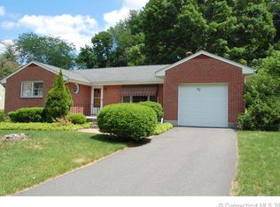 77 Doane St, Manchester, CT 06042