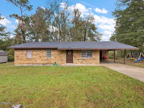 1006 Charles Howard Dr, Hazlehurst, MS 39083