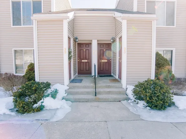 97 Nassau Dr, Springfield, MA 01129