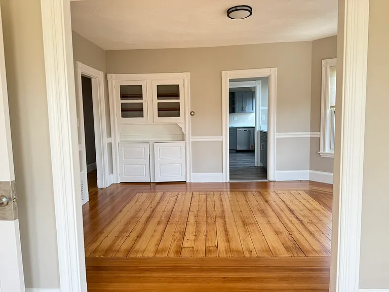 38 Russell St #3 — Photo 8