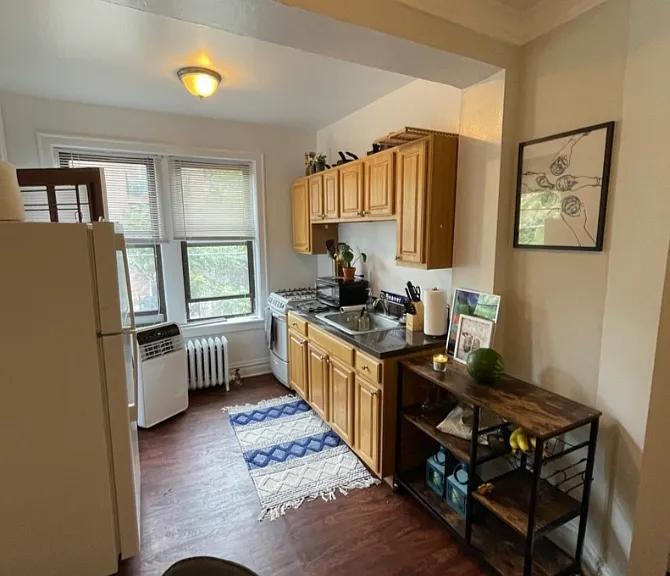 639 W Roscoe St #P2 — Photo 2