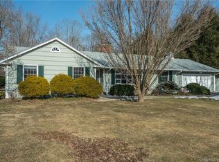 9 Jo Mar Dr, Sandy Hook, CT 06482