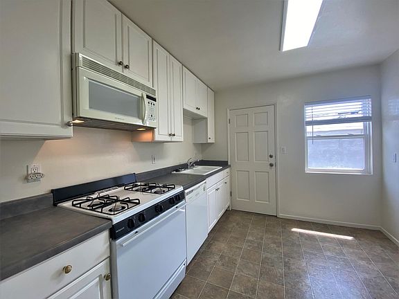 5th image of 947 Wilbur Ave