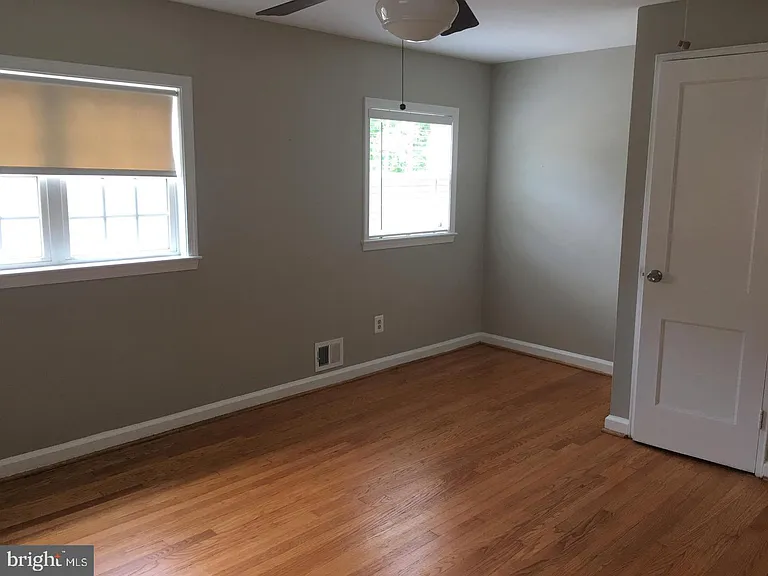 21 E Myrtle St — Photo 15