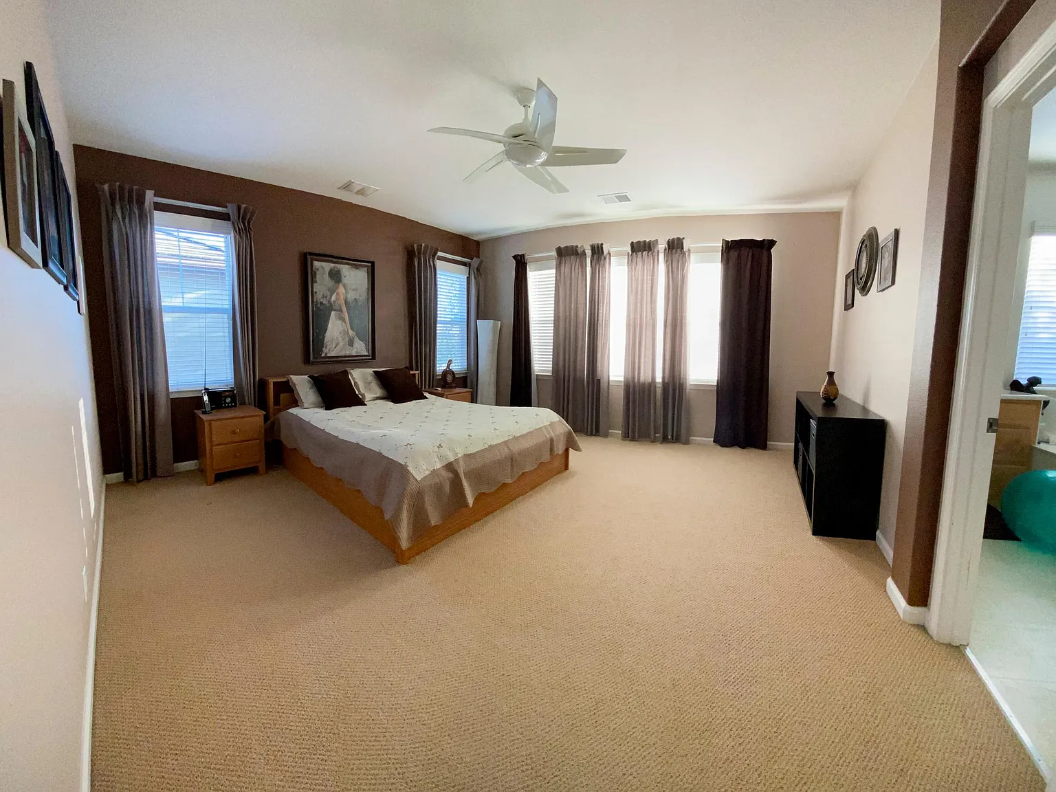 5 bed, 3.5 bath, 2667 sqft, $5,550 — Photo 4