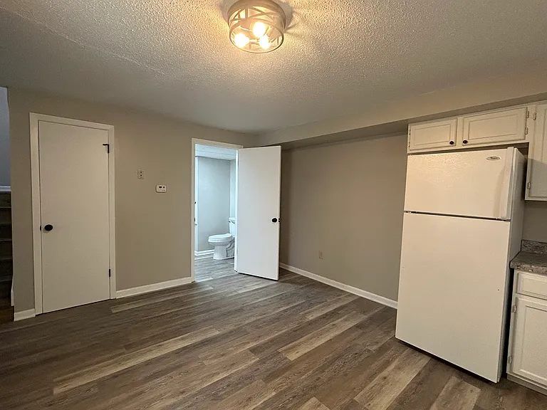 122 W North St #5 — Photo 4