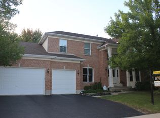 572 Kingsport Dr, Gurnee, IL 60031