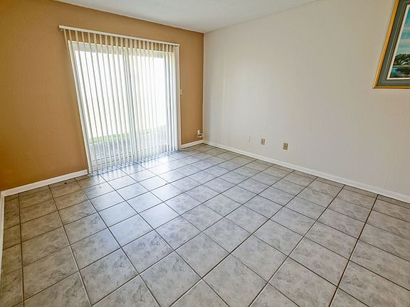 5th image of 2325 W Pensacola St APT 155