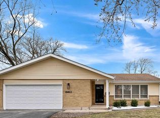 18812 Castle Rd, Homewood, IL 60430